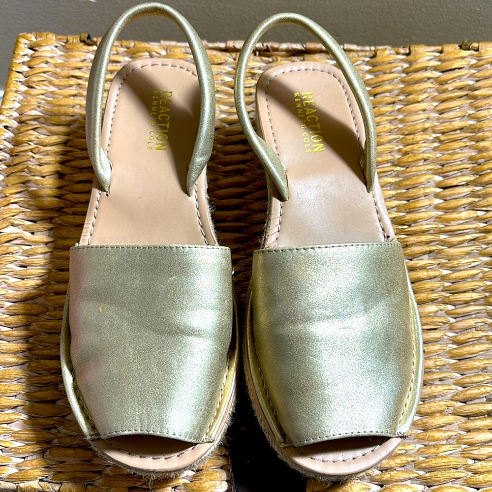 Kenneth Cole reaction shine, sling sandals